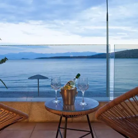 Seagull Luxury Maisonette Itea Exterior photo