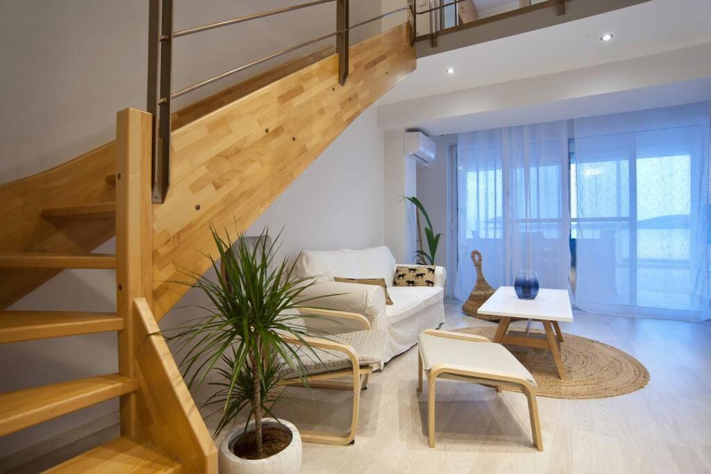 Seagull Luxury Maisonette Apartment